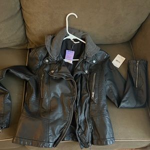 Free people jacket. 100% polyurethane.